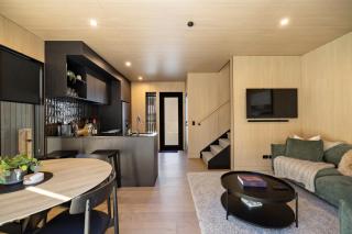 Private Parking Luxury O'Meara Villa - 5