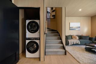 Private Parking Luxury O'Meara Villa - 3