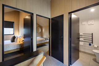 Private Parking Luxury O'Meara Villa - 1