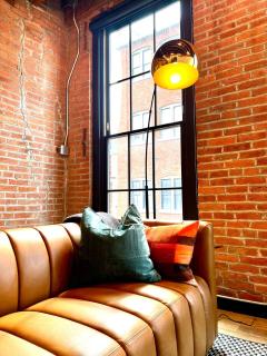 Brick & Bed Riverfront Lofts, T 408 - 5