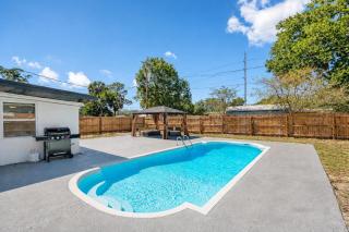 Heated Pool & Game Room, Sleeps 10 King Suite, 9 Min to Busch Gardens - 9