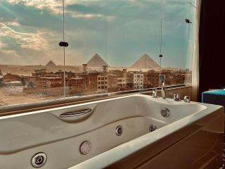 Pharaonic Pyramids Inn & jacuzzi - 0