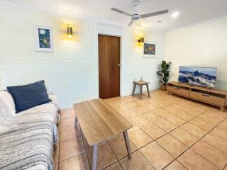 Alma Bay Holiday Unit 1 - 4