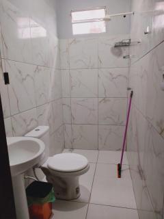Refúgio arborizado com ar e ducha externa - 6