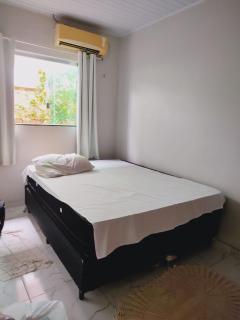 Refúgio arborizado com ar e ducha externa - 5