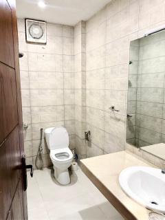 RockCliff Resort Deluxe Room at Kashmir Point - 10 Min to GPO - Murree - 7