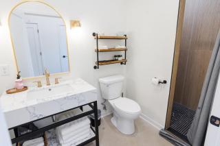 500 HOUSE - Boutique 2BR Retreat with Designer Finishes - B - 4