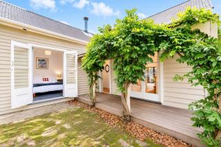 Stylish Central Cottage - Modern Heating & Parking - 6