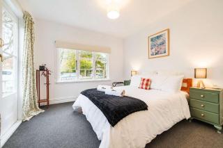 Stylish Central Cottage - Modern Heating & Parking - 7