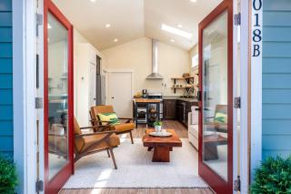 Sunlit Laurelhurst Cottage - Office, Dog-Friendly - 0