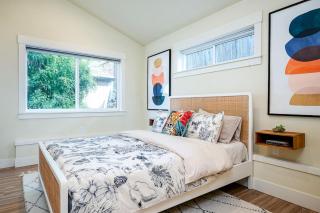 Sunlit Laurelhurst Cottage - Office, Dog-Friendly - 8