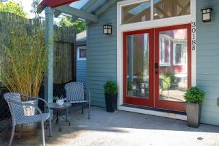 Sunlit Laurelhurst Cottage - Office, Dog-Friendly - 1