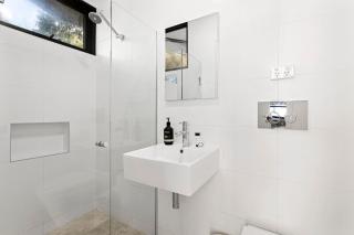 Treetops Terrace 10 - BYO Linen - 2