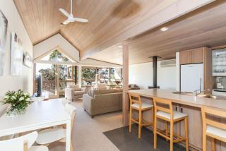 Top Deck - Lorne - 1
