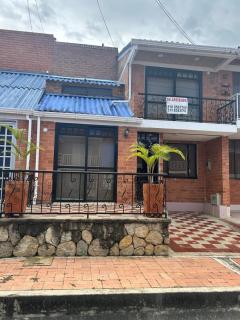 Casa de Descanso en Anapoima - 0