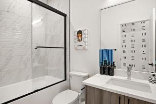 3bd Cozy Retreat, Steps from It All -Corner - 3