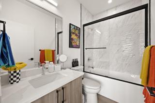 3bd Cozy Retreat, Steps from It All -Corner - 4