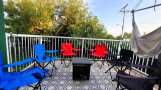Cozy and Elegant 4BR Retreat, Entire House, King Bed, Airport, Ring Road, Games - 8