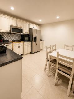 Spacious Private Suite Near DC & Baltimore-Sleep 6 - 3
