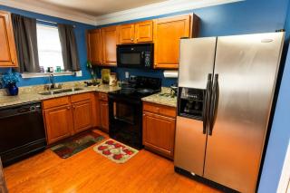 3BR Gem with Pool Table at Gated Community with Children's Playground - 7