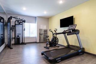 ECHO Suites Extended Stay by Wyndham Phoenix-Chandler - 4