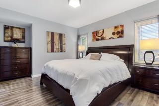 Jenkins Retreat-5BR, hot tub, theater, near TPC NSC - 9