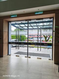 AZ Hotel & Serviced Apartments - 8