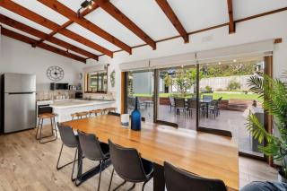 The Beach Hut - BYO Linen - 0
