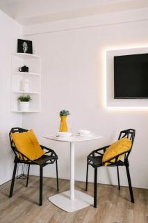 THE SUITE by The Hiltons - 7