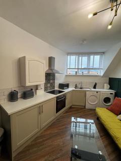 The Recharge Loft, Executive Stay with Parking & EV - 7