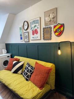 The Recharge Loft, Executive Stay with Parking & EV - 5