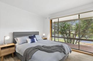 The Beach Hut - BYO Linen - 4