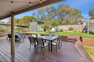 The Beach Hut - BYO Linen - 3