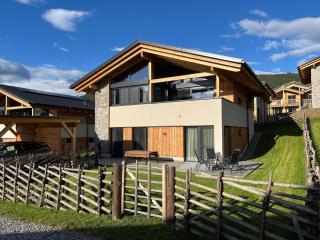 Ski-in ski-out chalet with beautiful view - 4