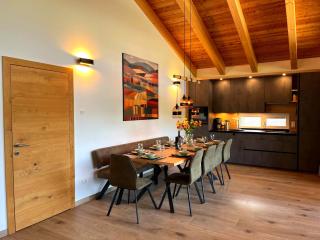 Ski-in ski-out chalet with beautiful view - 8