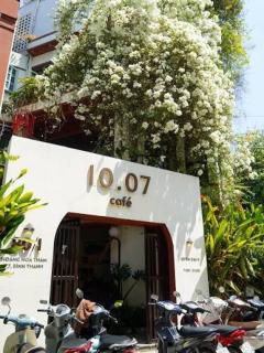 Private & Comfortable Apartment Right Next to the Train Station - 6