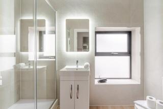 Stylish Studio Flat Prime Cardiff Location - 3
