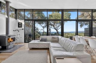 Skenes Beach House Stunning Ocean Views Amongst A Natural Bush Setting - 4