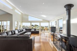 Seaview on Seaview Exceptional and Spacious With Sensational Views - BYO Linen - Apollo Bay - 5