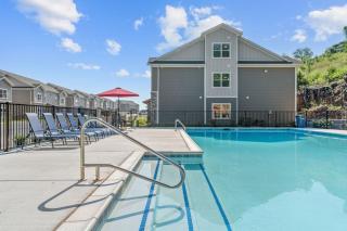 Family-Friendly 3BR Pool Access No Stairs - 9