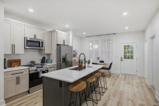 *Railside Retreat* Classy 3 bedroom Downtown - 7