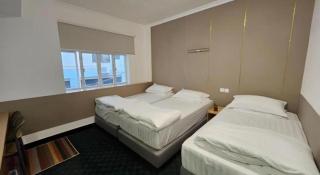 Man Va Hotel - 1