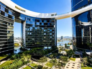 The Riverglass Retreat Brisbane Skyline Escape - 6