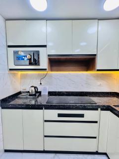 VIP 4BR Smart Apartment in Sheikh Zayed - شقة سمارت VIP فاخرة 4 غرف بالشيخ زايد - 6