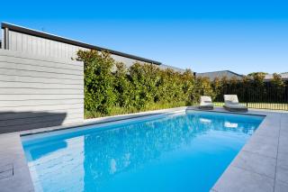Seaside on Swan & Laneway Retreat - A Family Haven - 0