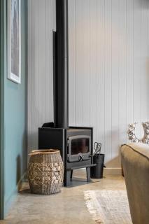 Seaside on Swan & Laneway Retreat - A Family Haven - 1