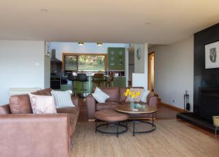 Breathtaking Views - 3 Bedroom House - 9