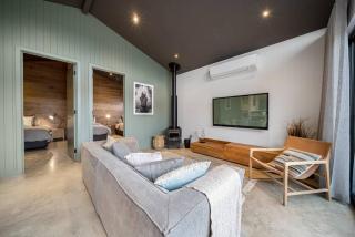 Laneway Retreat - Cosy Coastal Convenience - 1