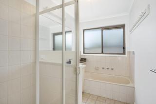 Schram - BYO Linen - Apollo Bay - 1