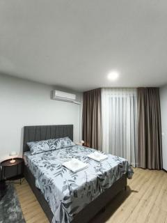 GIA Paradise Apartments 6 - 8